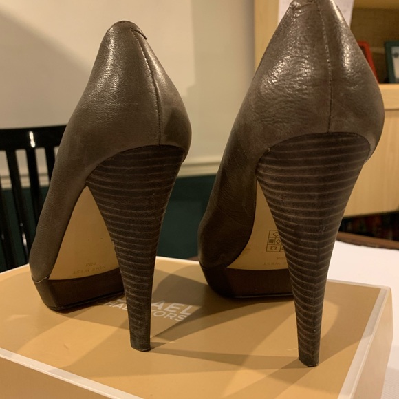 Nine West leather Taupe Coloured Heels - Picture 4 of 5